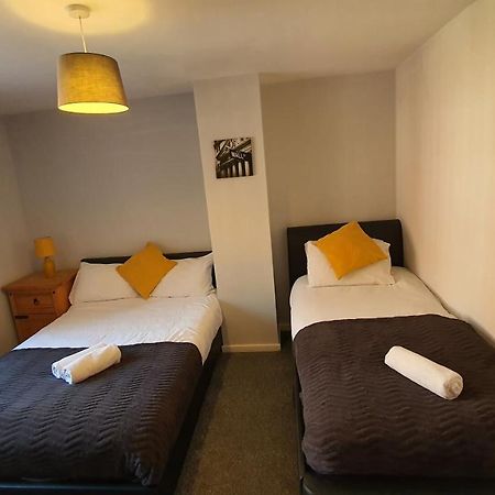 Contractors, City Centre, Parking, 3 Double Rooms, Netflix, Cosy! 코번트리 외부 사진