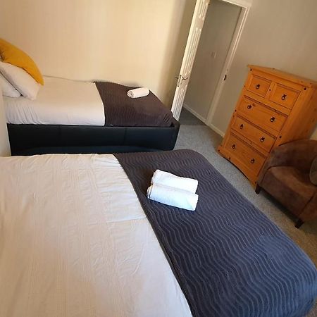 Contractors, City Centre, Parking, 3 Double Rooms, Netflix, Cosy! 코번트리 외부 사진
