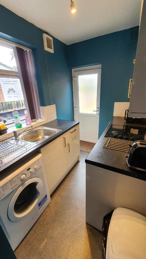 Contractors, City Centre, Parking, 3 Double Rooms, Netflix, Cosy! 코번트리 외부 사진