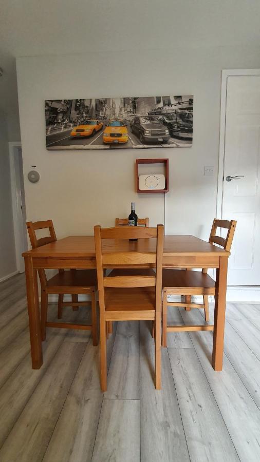 Contractors, City Centre, Parking, 3 Double Rooms, Netflix, Cosy! 코번트리 외부 사진
