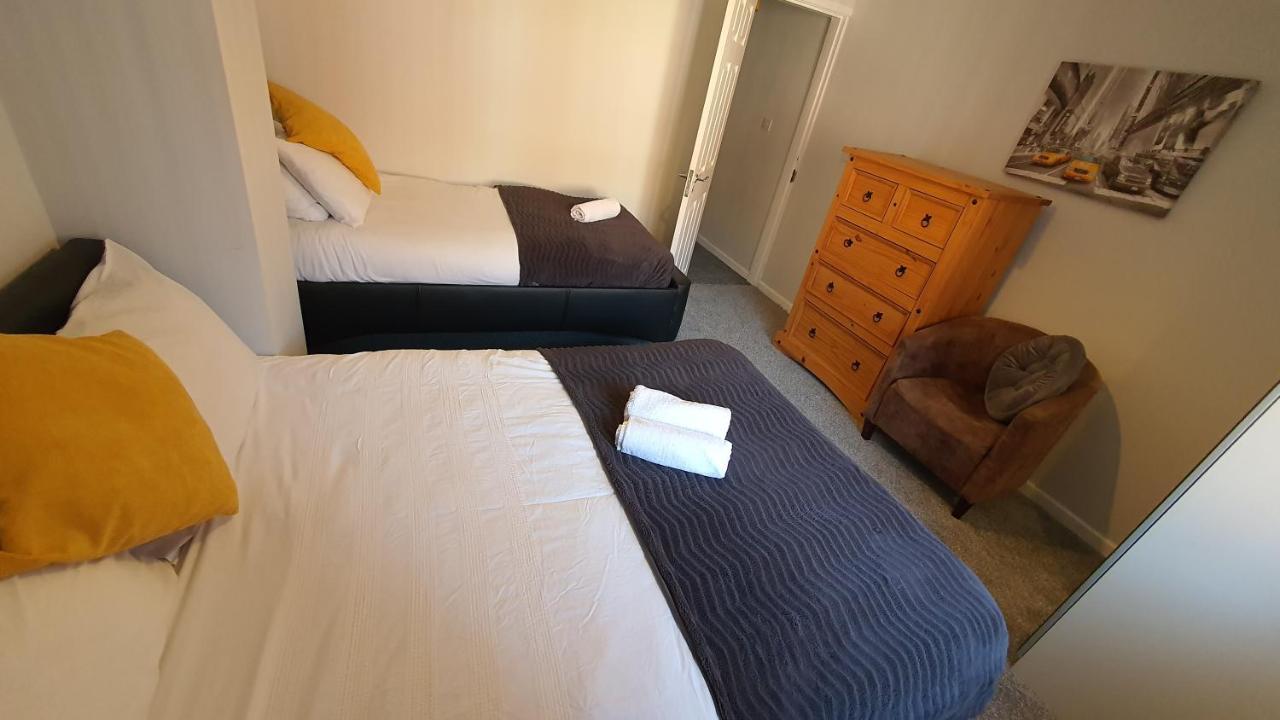 Contractors, City Centre, Parking, 3 Double Rooms, Netflix, Cosy! 코번트리 외부 사진