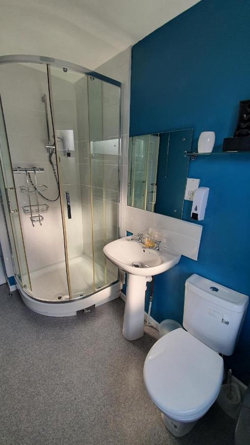 Contractors, City Centre, Parking, 3 Double Rooms, Netflix, Cosy! 코번트리 외부 사진
