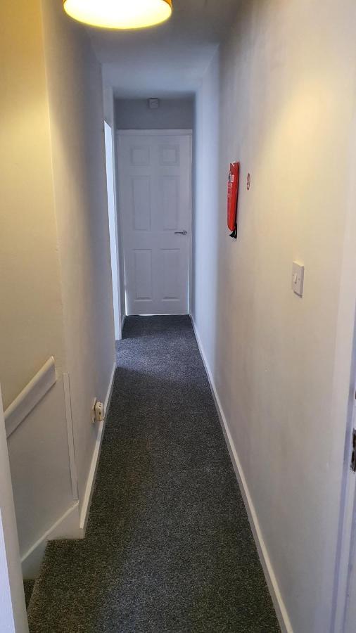 Contractors, City Centre, Parking, 3 Double Rooms, Netflix, Cosy! 코번트리 외부 사진