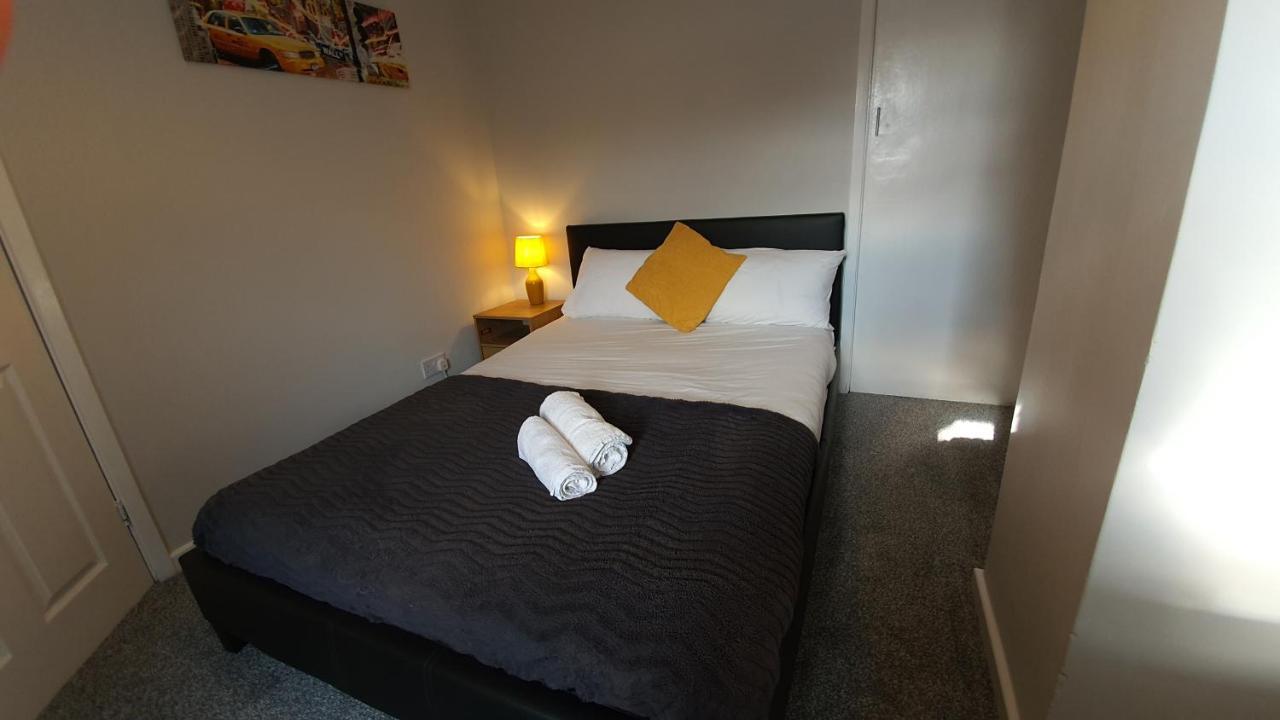 Contractors, City Centre, Parking, 3 Double Rooms, Netflix, Cosy! 코번트리 외부 사진