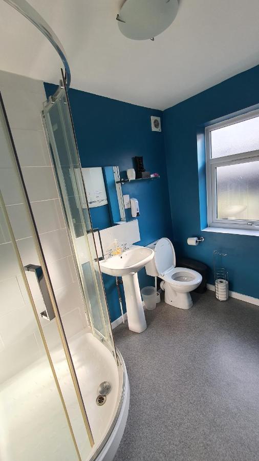 Contractors, City Centre, Parking, 3 Double Rooms, Netflix, Cosy! 코번트리 외부 사진